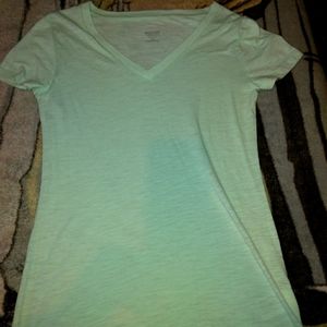 Women's v-neck short sleeve t-shirt
